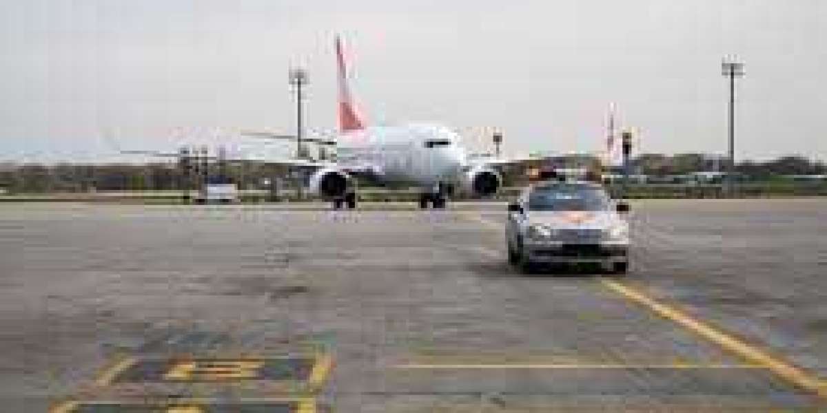 Experience Comfort and Safety with Our Airport Taxi Service