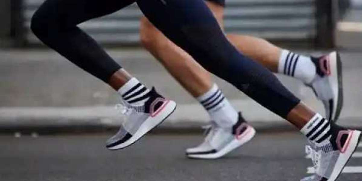 「最強跑鞋」4 代 Ultra BOOST 都有哪些不同？